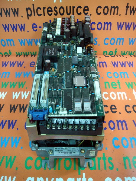 三菱 MR-S1-200-E01 サーボドライブ MRS1200E01 動作保証 MITSUBISHI MR-S1-200-E01 - PLC DCS SERVO Control MOTOR POWER